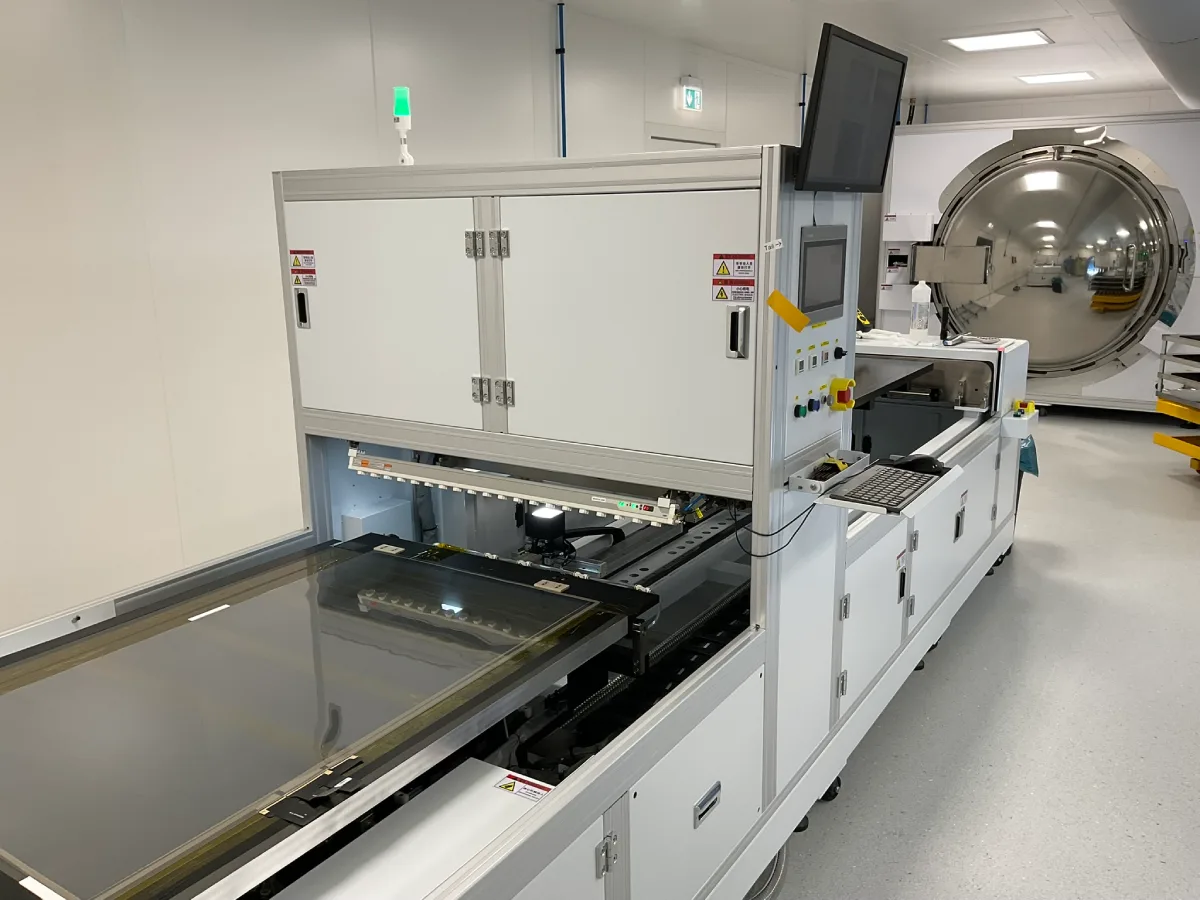 Lamination line and autoclave used for display and touch integration
